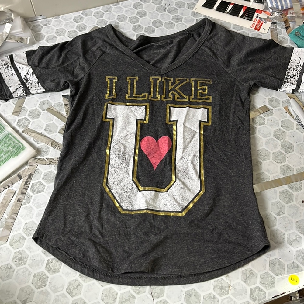 Stranded Small Short Sleeve I Like U Graphic V Neck T Shirt